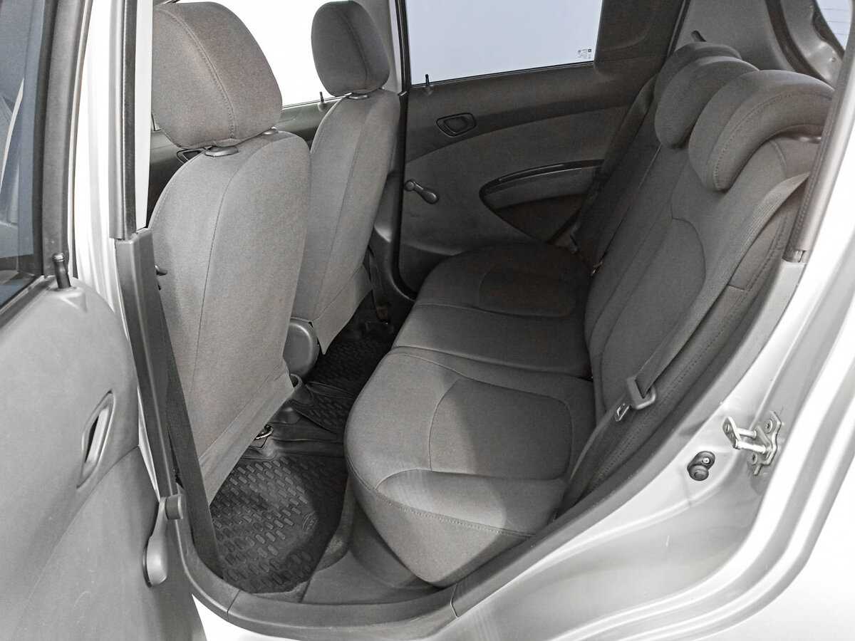 Chevrolet Spark с пробегом — 2011 год. Фото: #9