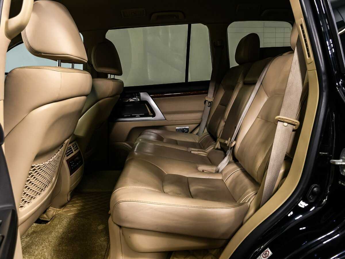 Toyota Land Cruiser с пробегом — 2012 год. Фото: #12