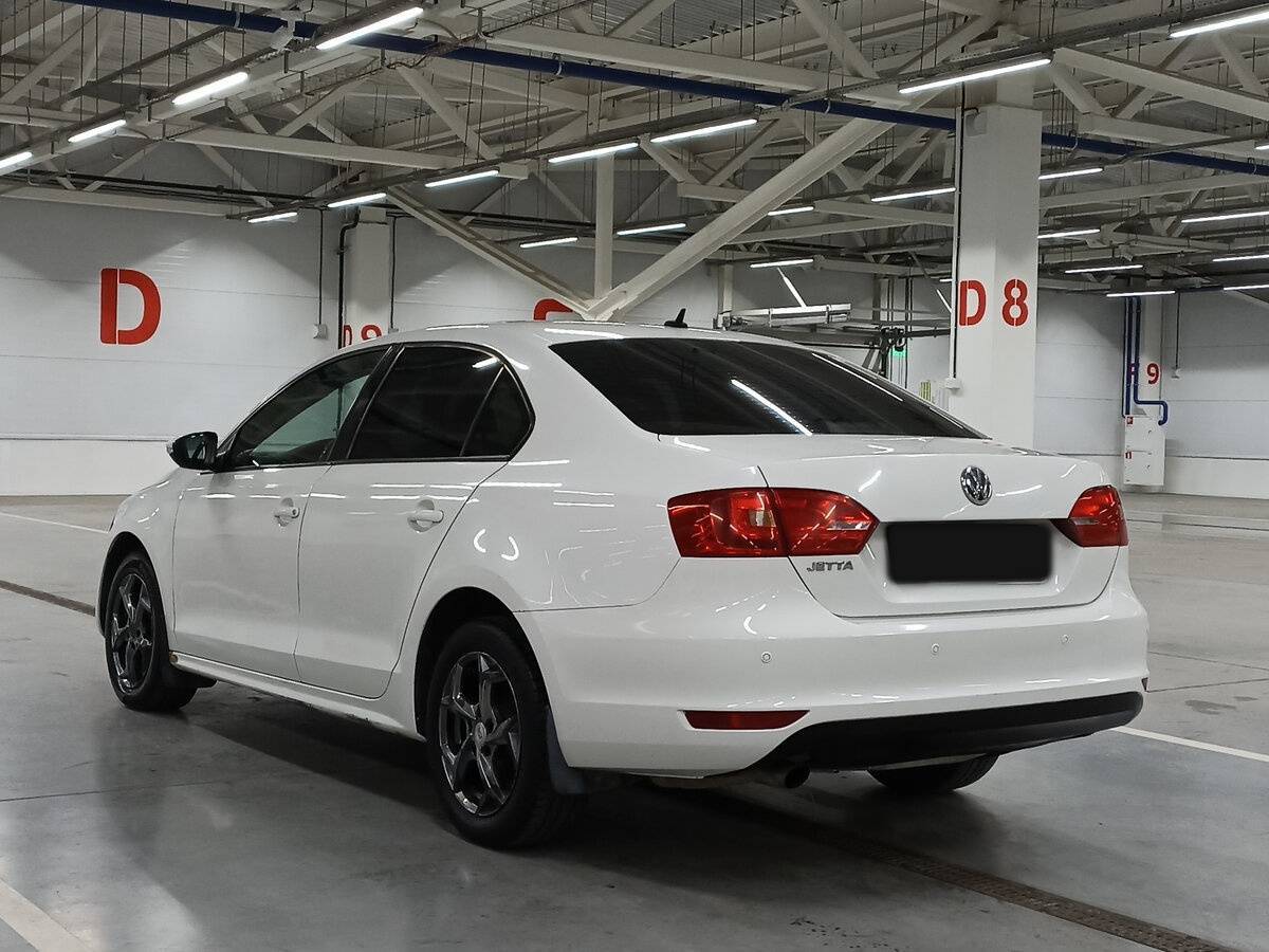 Volkswagen Jetta с пробегом — 2014 год. Фото: #6