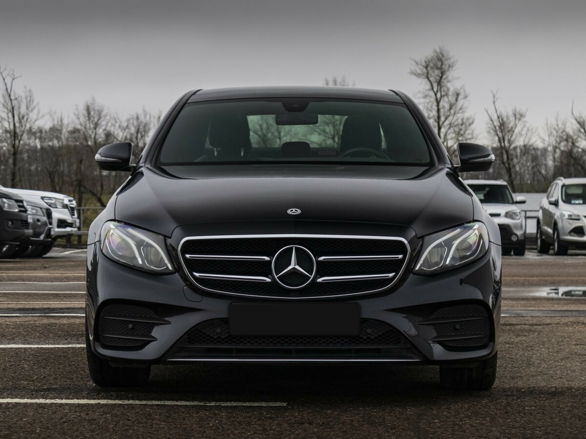 Mercedes-Benz E-Класс с пробегом — 2018 год. Фото: #1