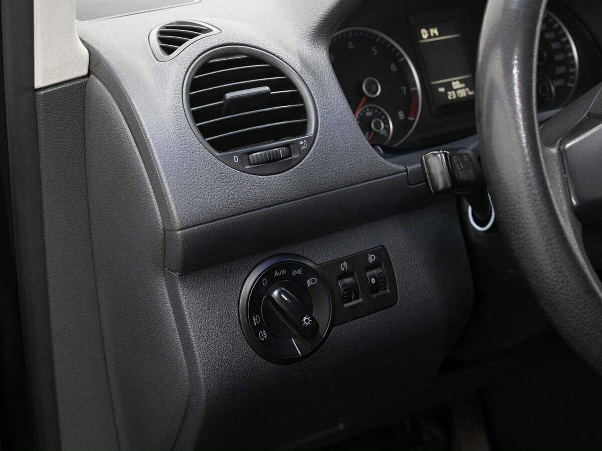 Volkswagen Caddy с пробегом — 2011 год. Фото: #15