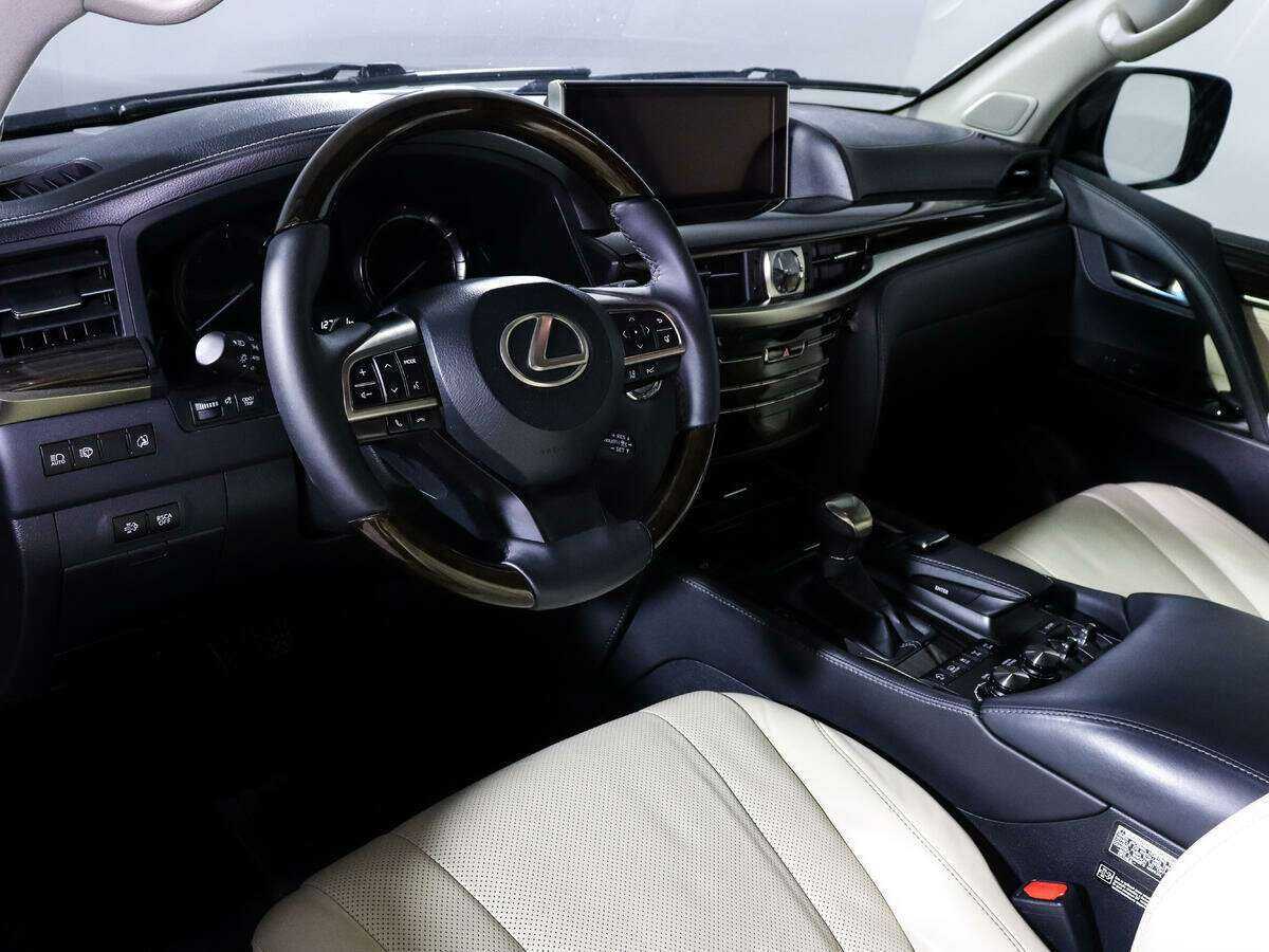 Lexus LX с пробегом — 2017 год. Фото: #12