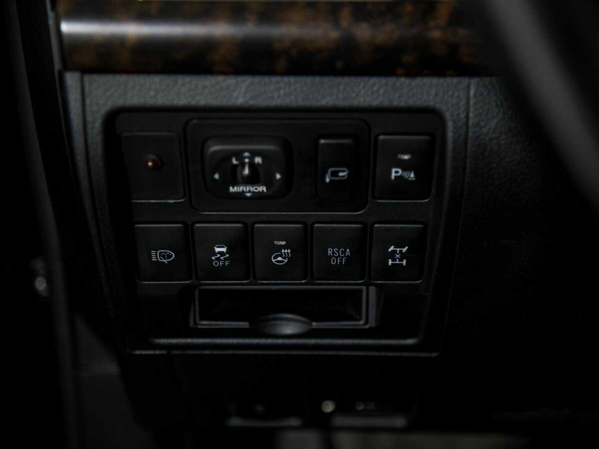 Toyota Land Cruiser с пробегом — 2015 год. Фото: #15