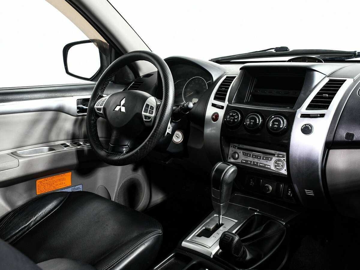 Mitsubishi Pajero Sport с пробегом — 2010 год. Фото: #6