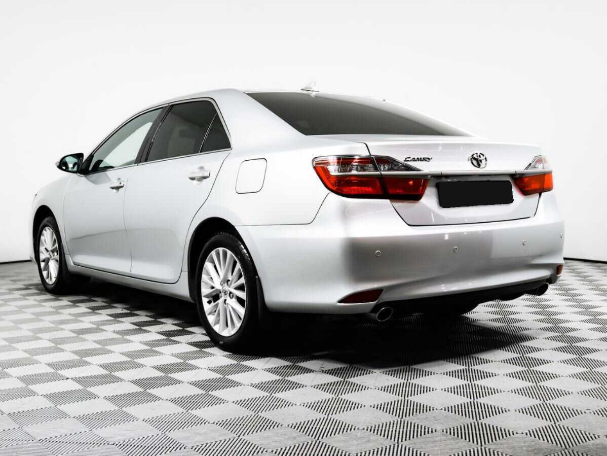 Toyota Camry с пробегом — 2015 год. Фото: #6