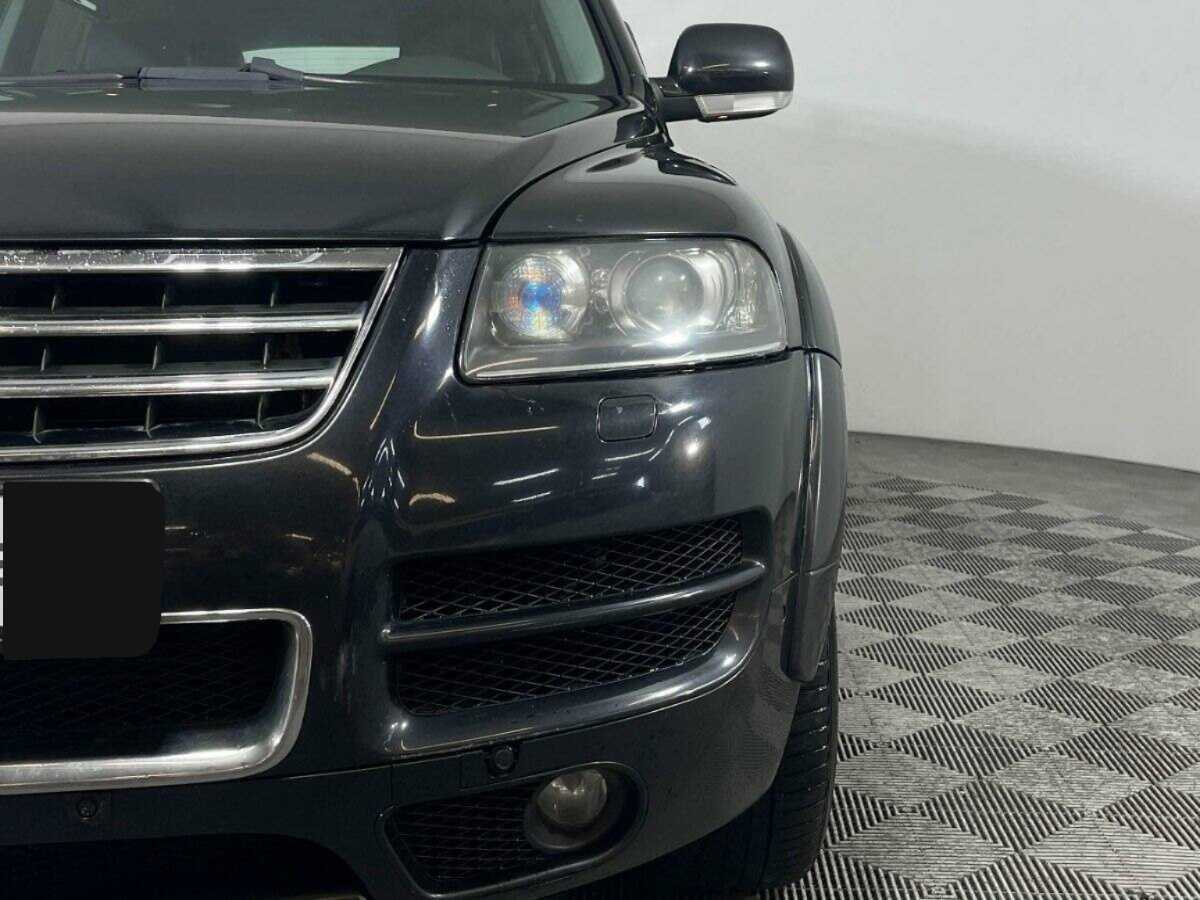 Volkswagen Touareg с пробегом — 2005 год. Фото: #15