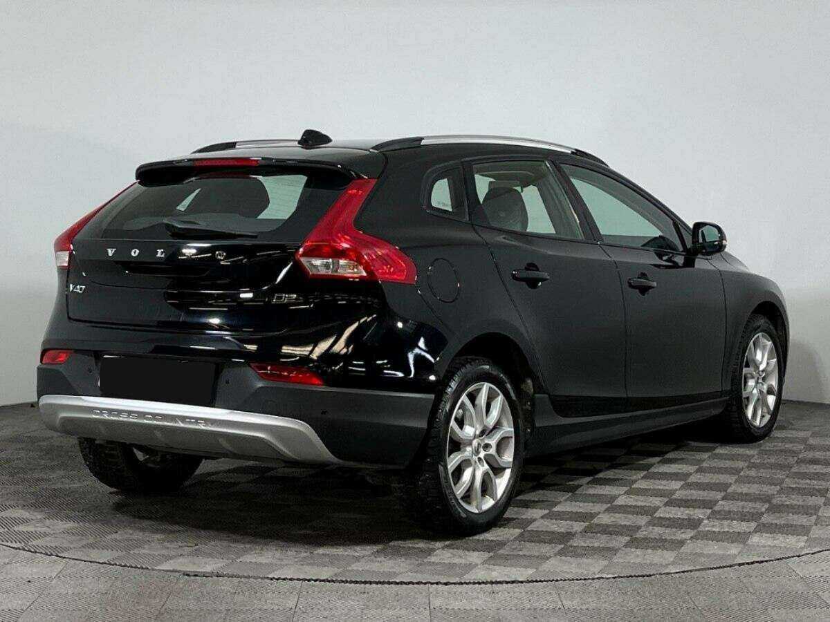 Volvo V40 Cross Country с пробегом — 2017 год. Фото: #3
