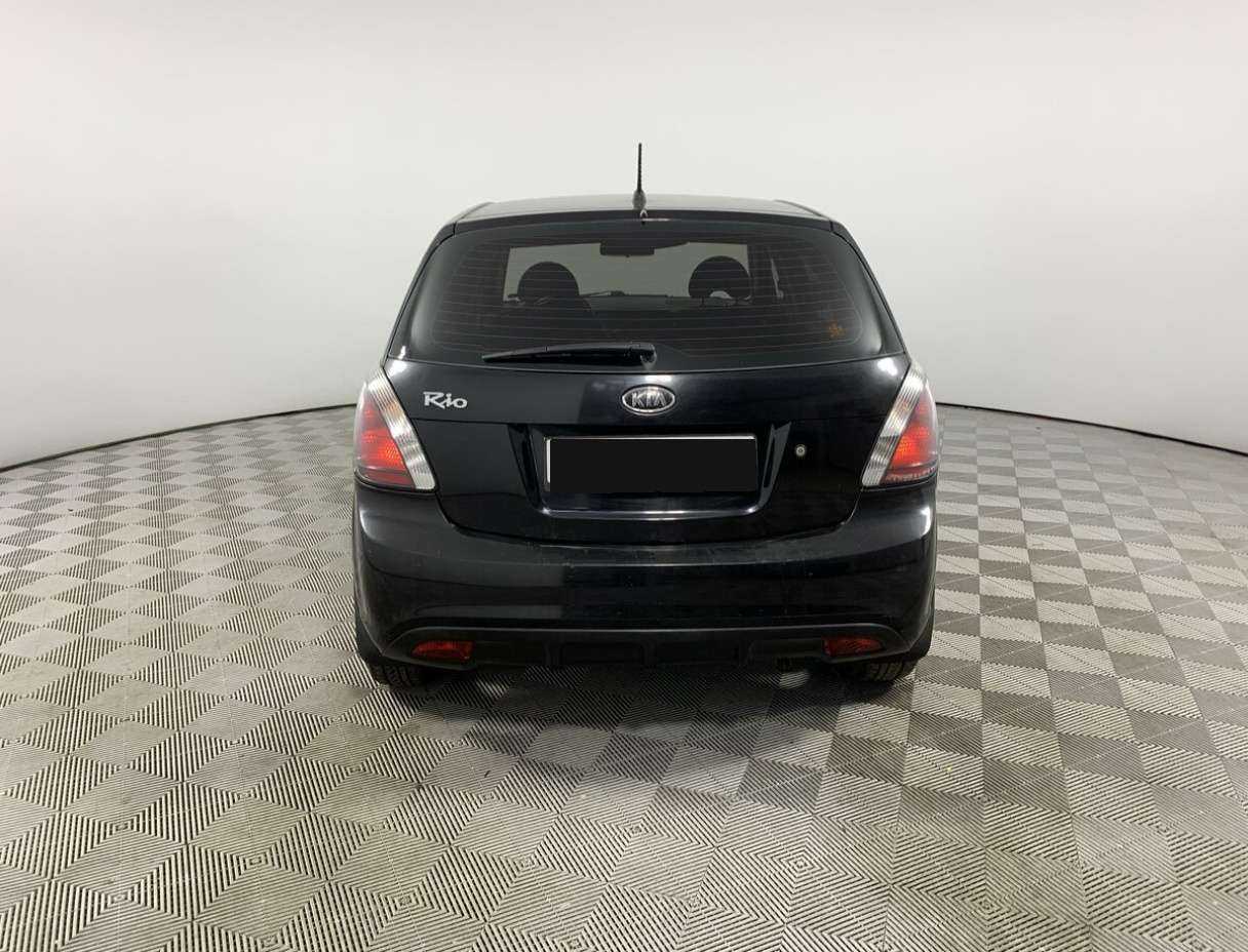 Kia Rio с пробегом — 2010 год. Фото: #5