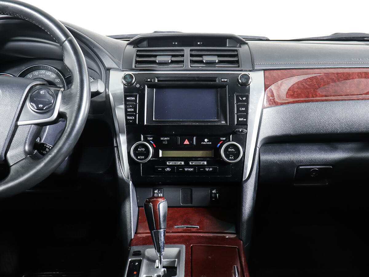 Toyota Camry с пробегом — 2014 год. Фото: #11
