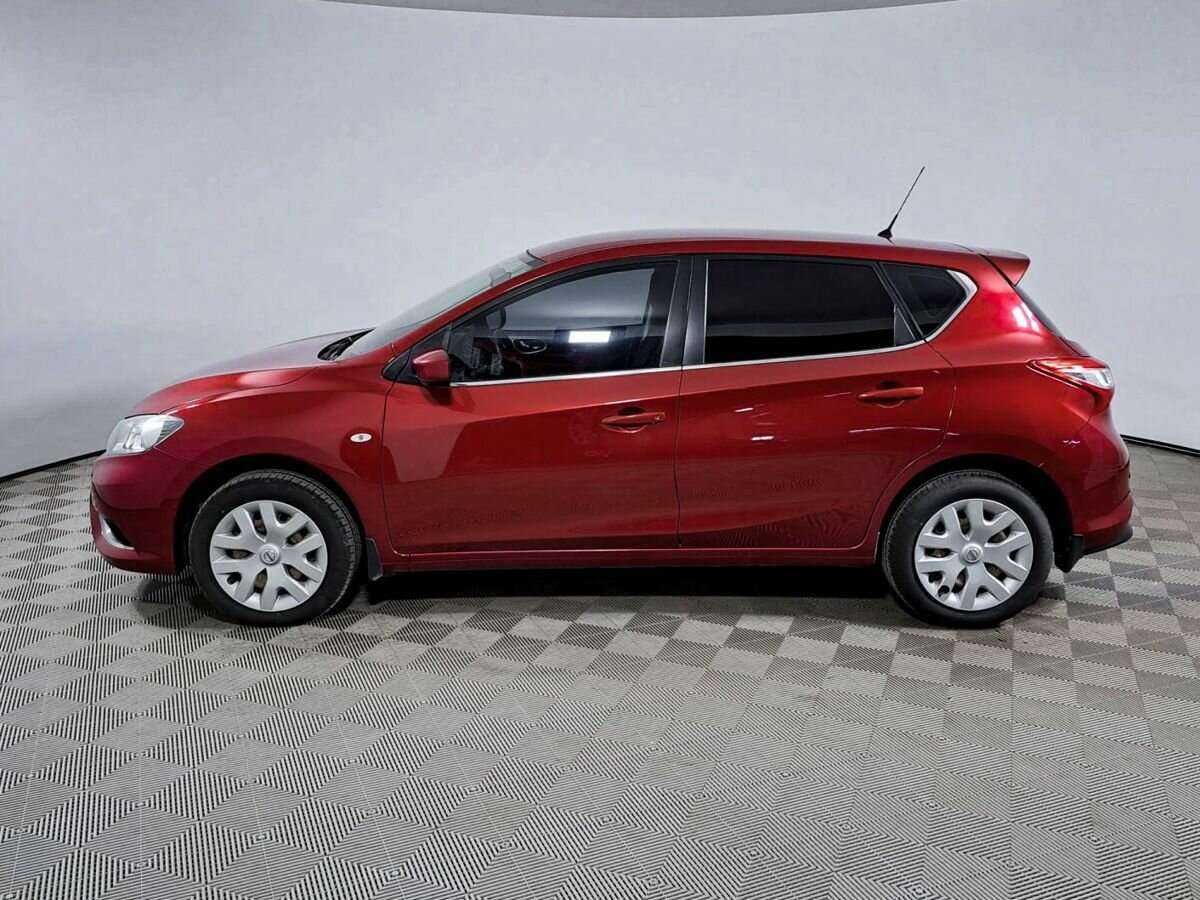 Nissan Tiida с пробегом — 2015 год. Фото: #7