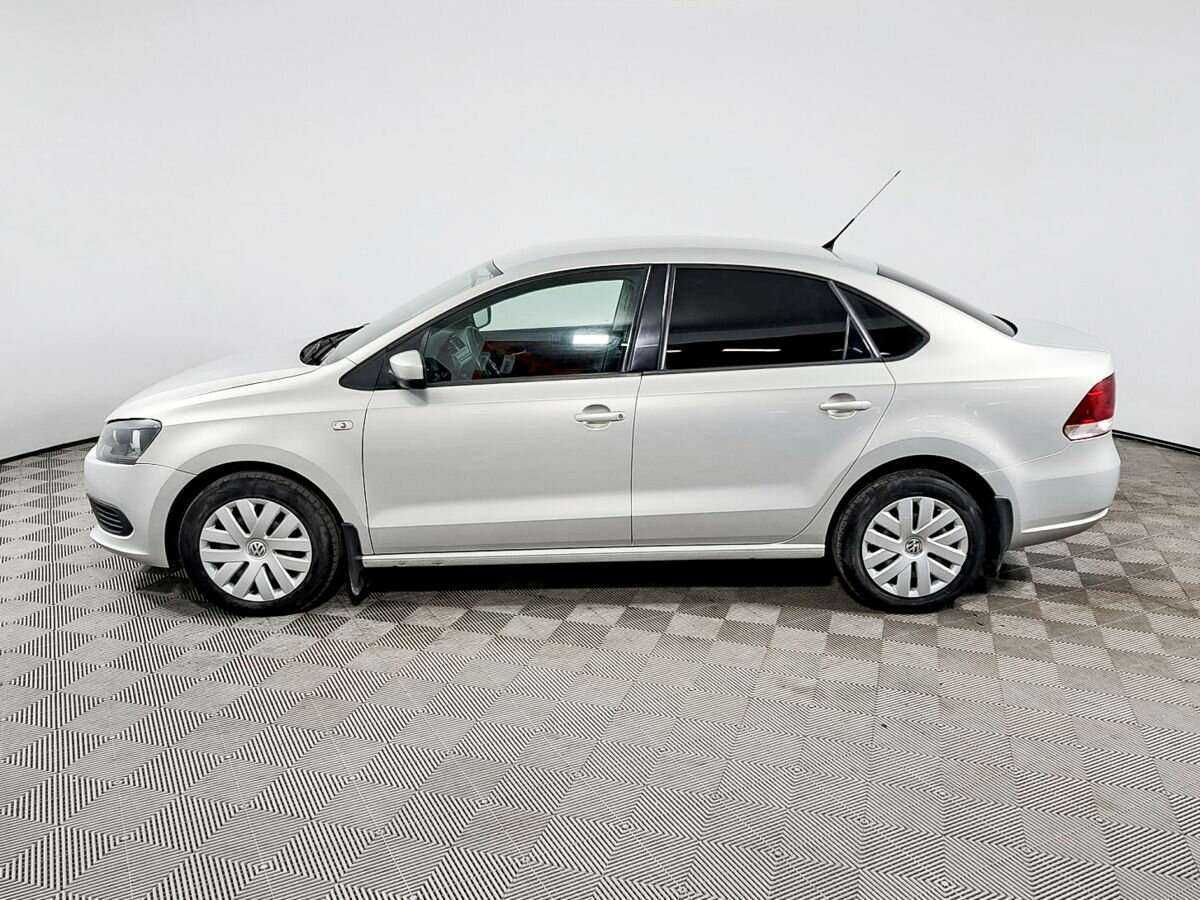 Volkswagen Polo с пробегом — 2011 год. Фото: #7