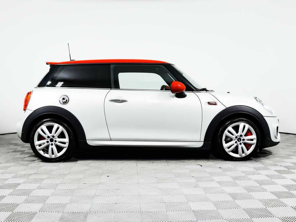Mini Hatch с пробегом — 2017 год. Фото: #3