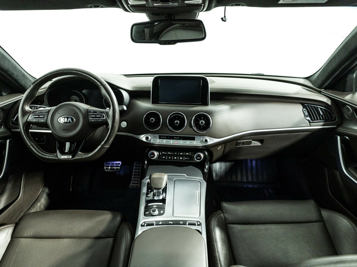 Kia Stinger с пробегом — 2018 год. Фото: #12