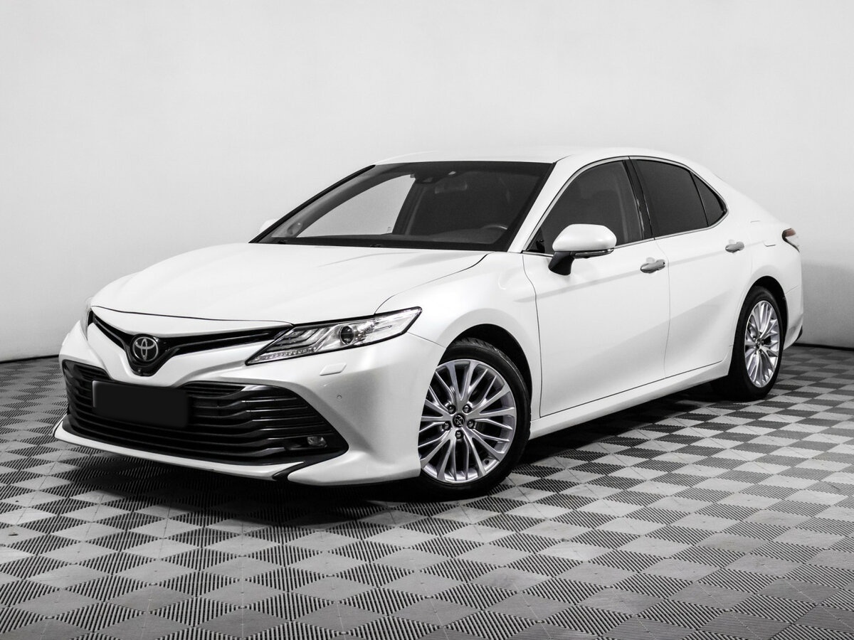 Toyota Camry с пробегом — 2018 год. Посмотреть фото
