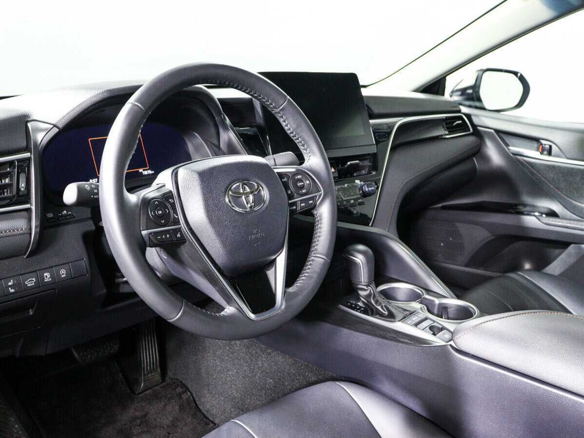 Toyota Camry с пробегом — 2023 год. Фото: #11