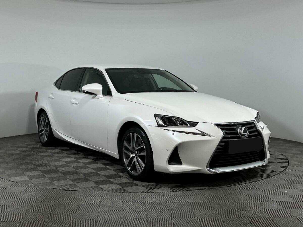 Lexus IS с пробегом — 2018 год. Фото: #2