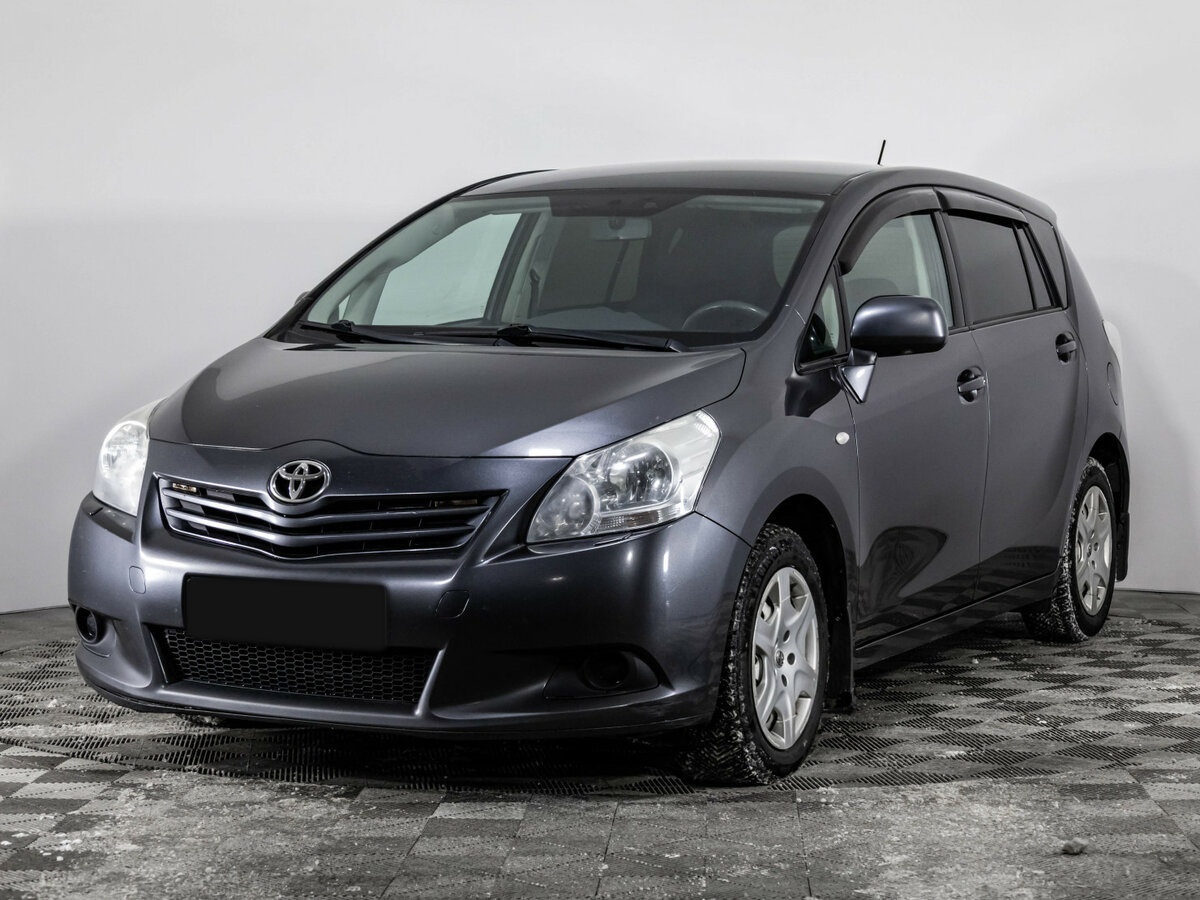 Toyota Verso с пробегом — 2011 год. Посмотреть фото
