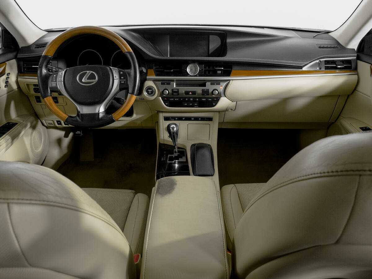 Lexus ES с пробегом — 2013 год. Фото: #11