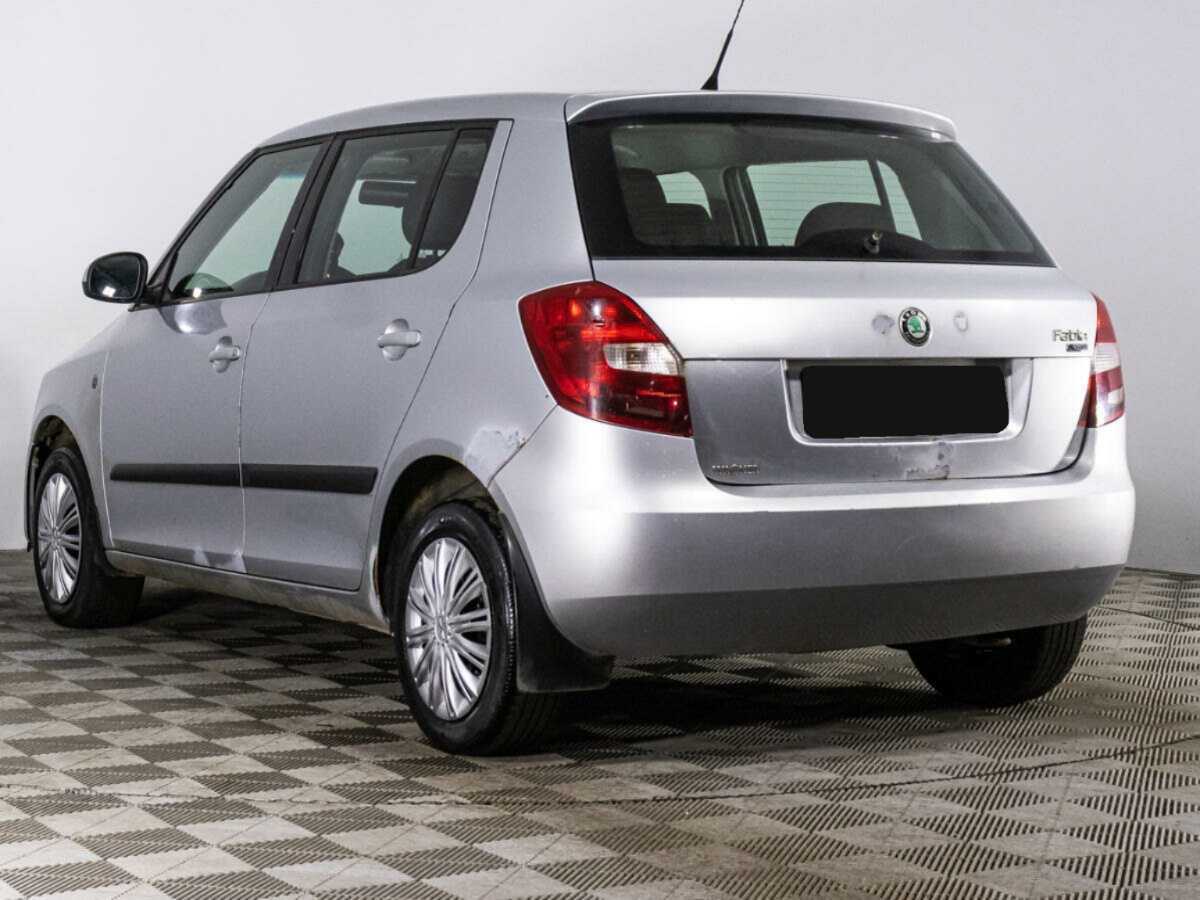 Skoda Fabia с пробегом — 2008 год. Фото: #6