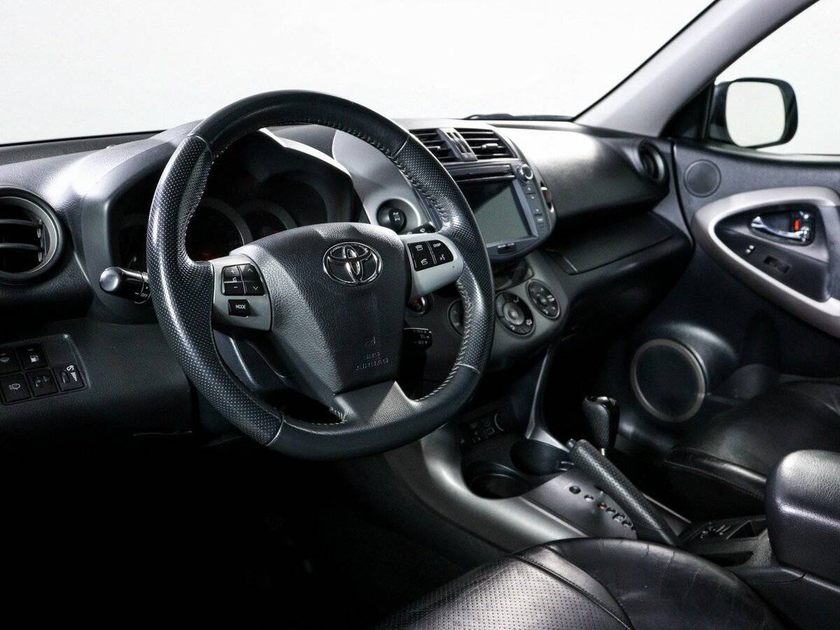 Toyota RAV4 с пробегом — 2008 год. Фото: #12