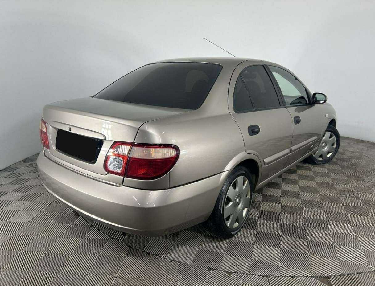 Nissan Almera с пробегом — 2005 год. Фото: #5