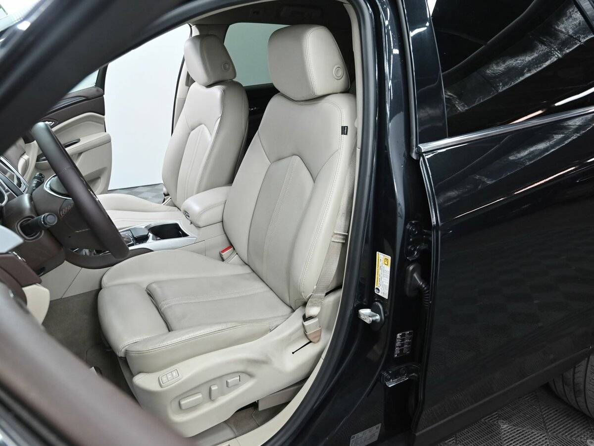 Cadillac SRX с пробегом — 2013 год. Фото: #5