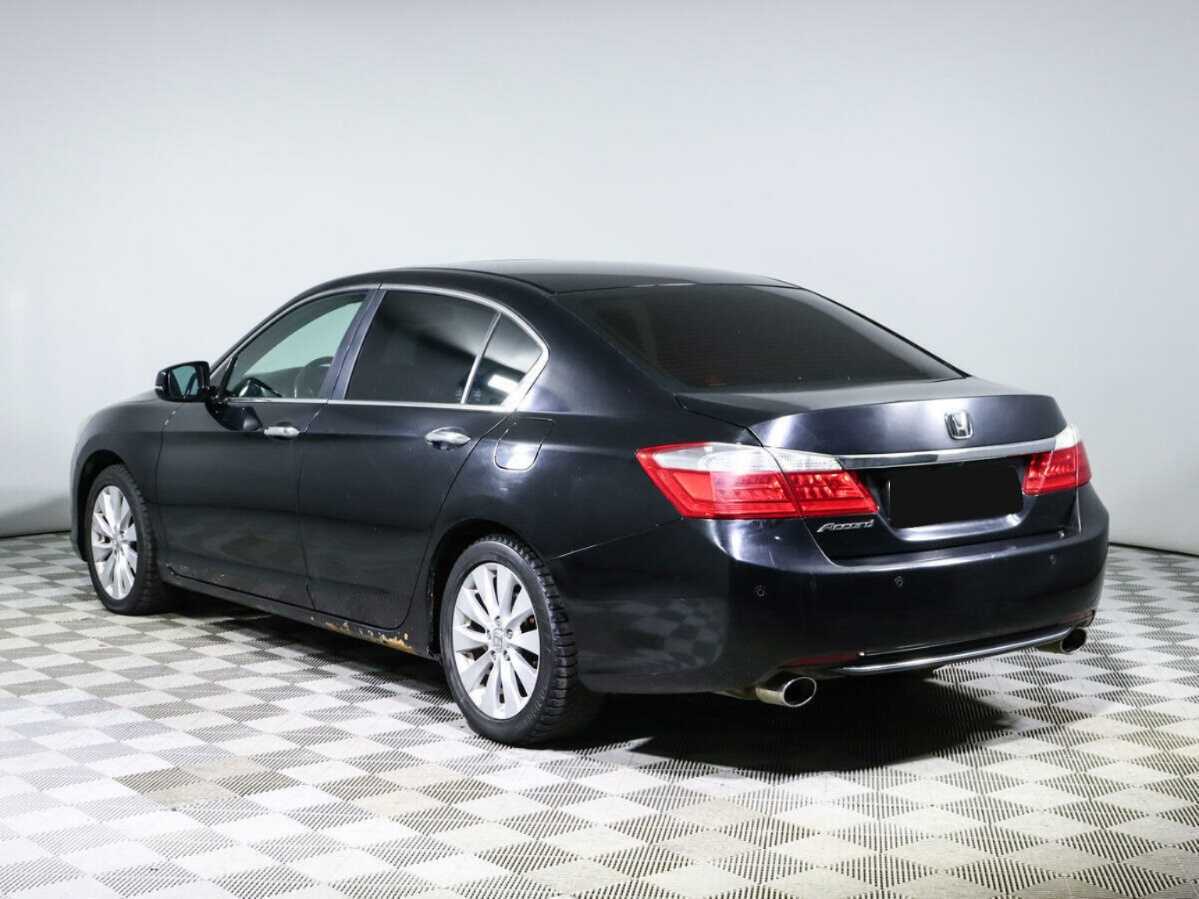 Honda Accord с пробегом — 2013 год. Фото: #5