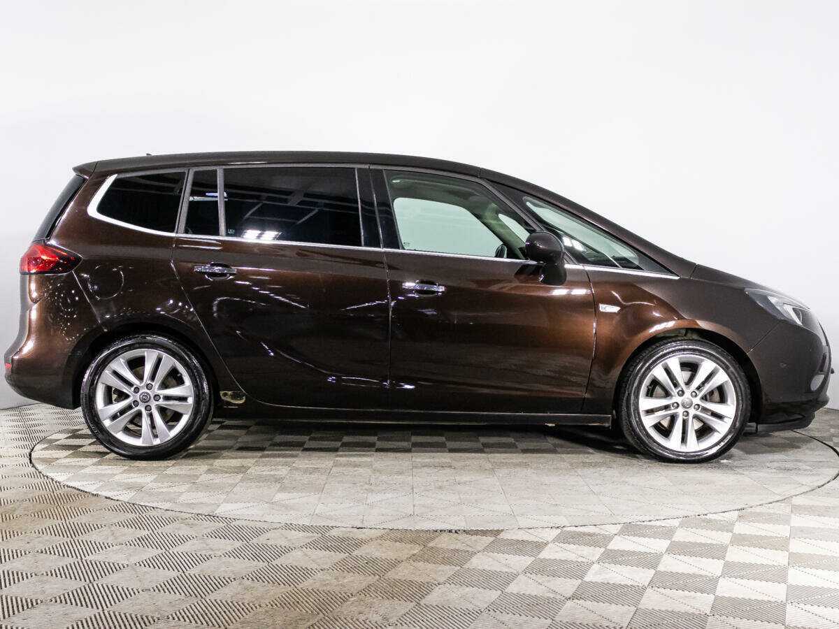 Opel Zafira с пробегом — 2012 год. Фото: #3