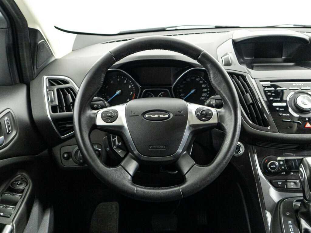 Ford Kuga с пробегом — 2014 год. Фото: #17