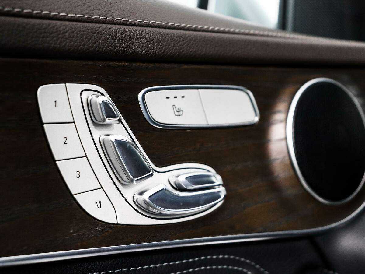 Mercedes-Benz GLC с пробегом — 2015 год. Фото: #9