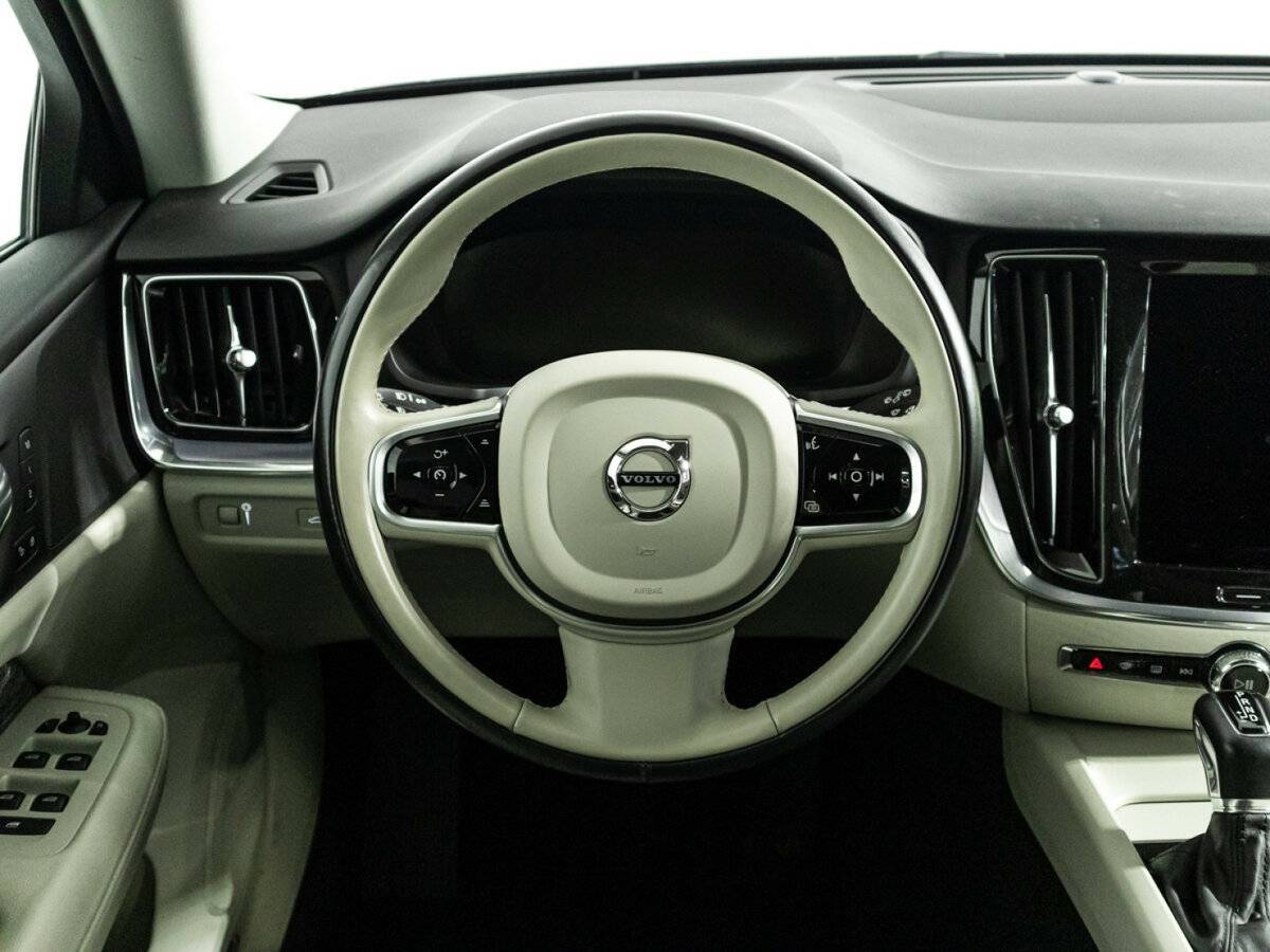 Volvo V60 Cross Country с пробегом — 2020 год. Фото: #20