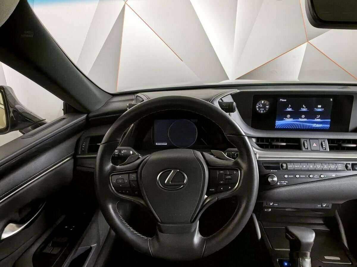 Lexus ES с пробегом — 2020 год. Фото: #13