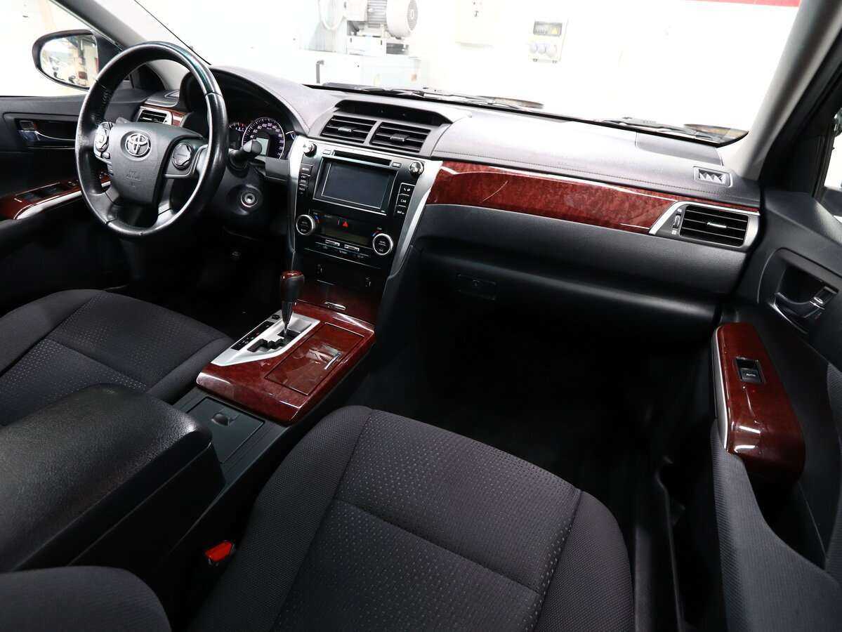 Toyota Camry с пробегом — 2013 год. Фото: #15