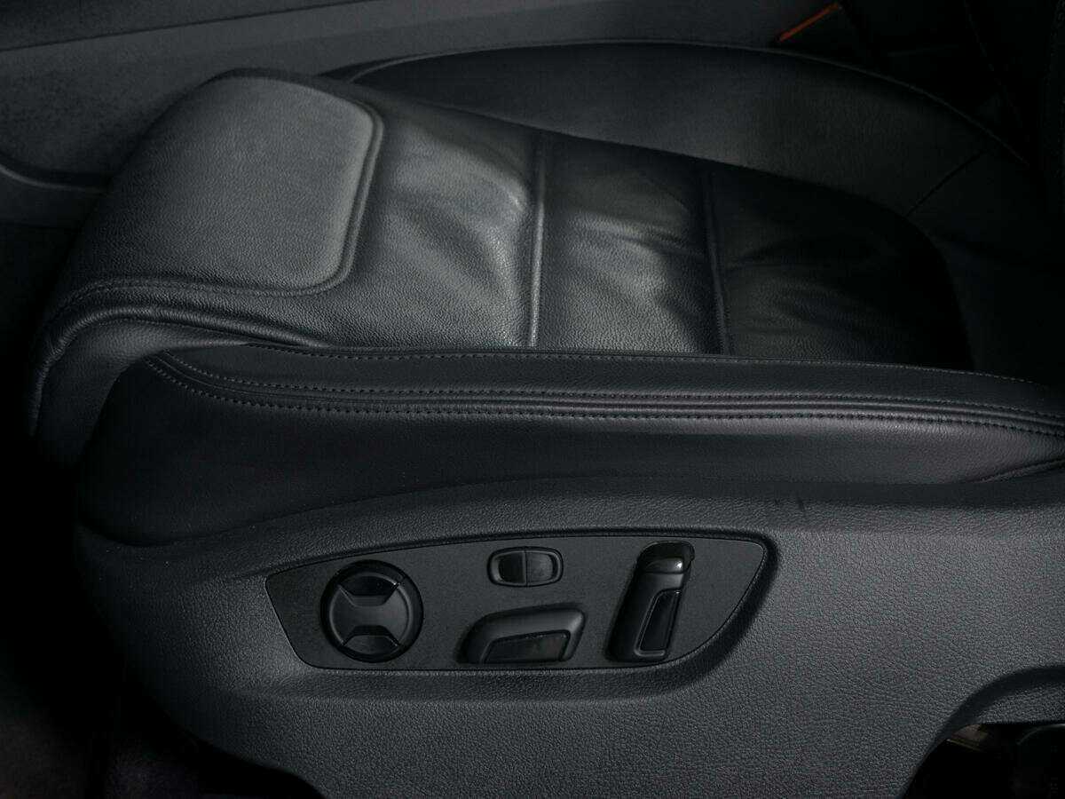 Volkswagen Touareg с пробегом — 2015 год. Фото: #15