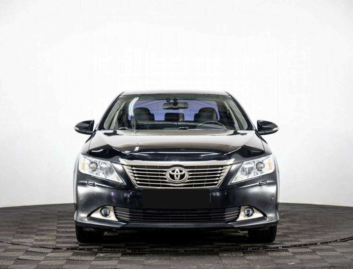 Toyota Camry с пробегом — 2014 год. Фото: #1