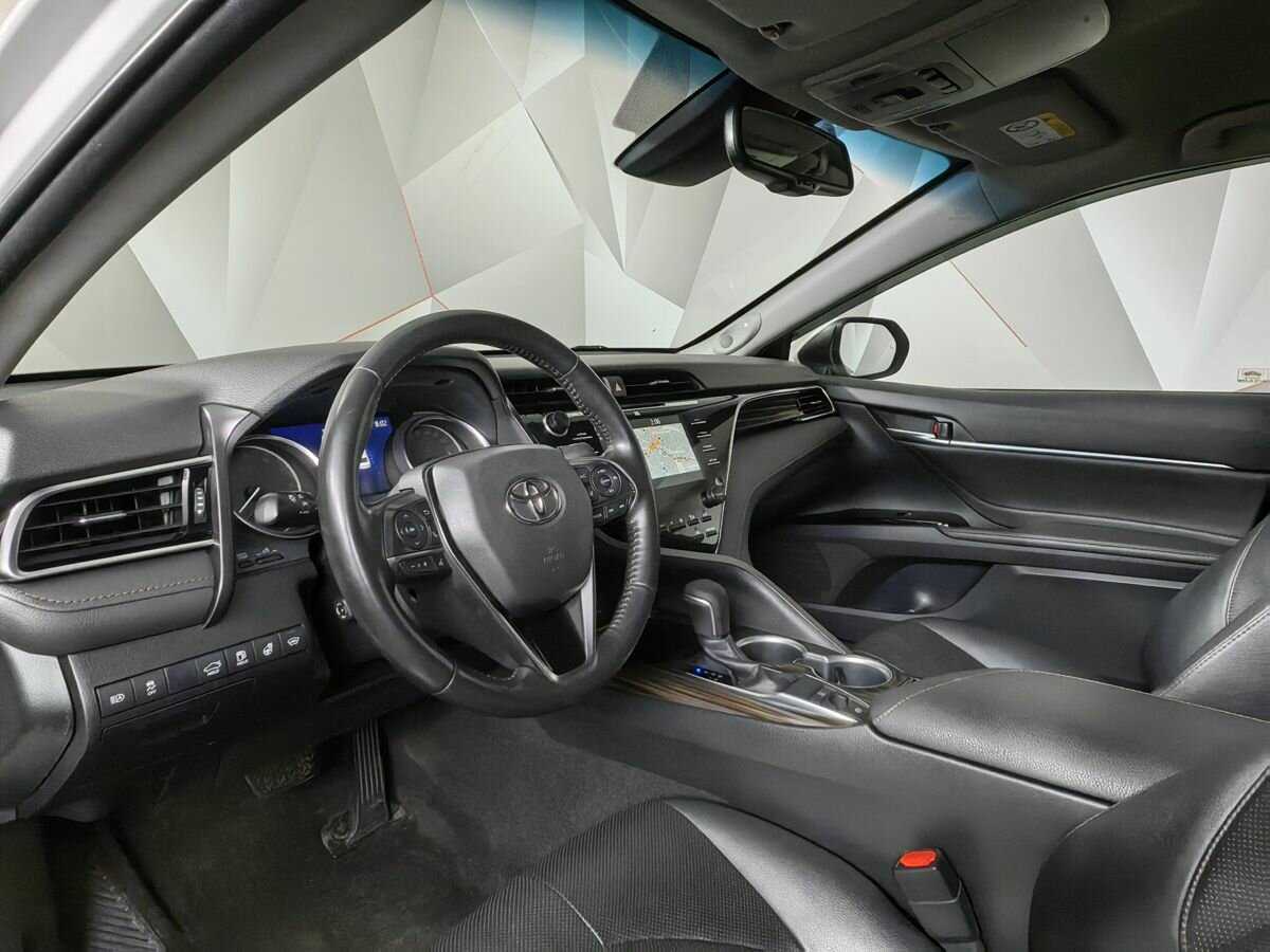 Toyota Camry с пробегом — 2020 год. Фото: #13