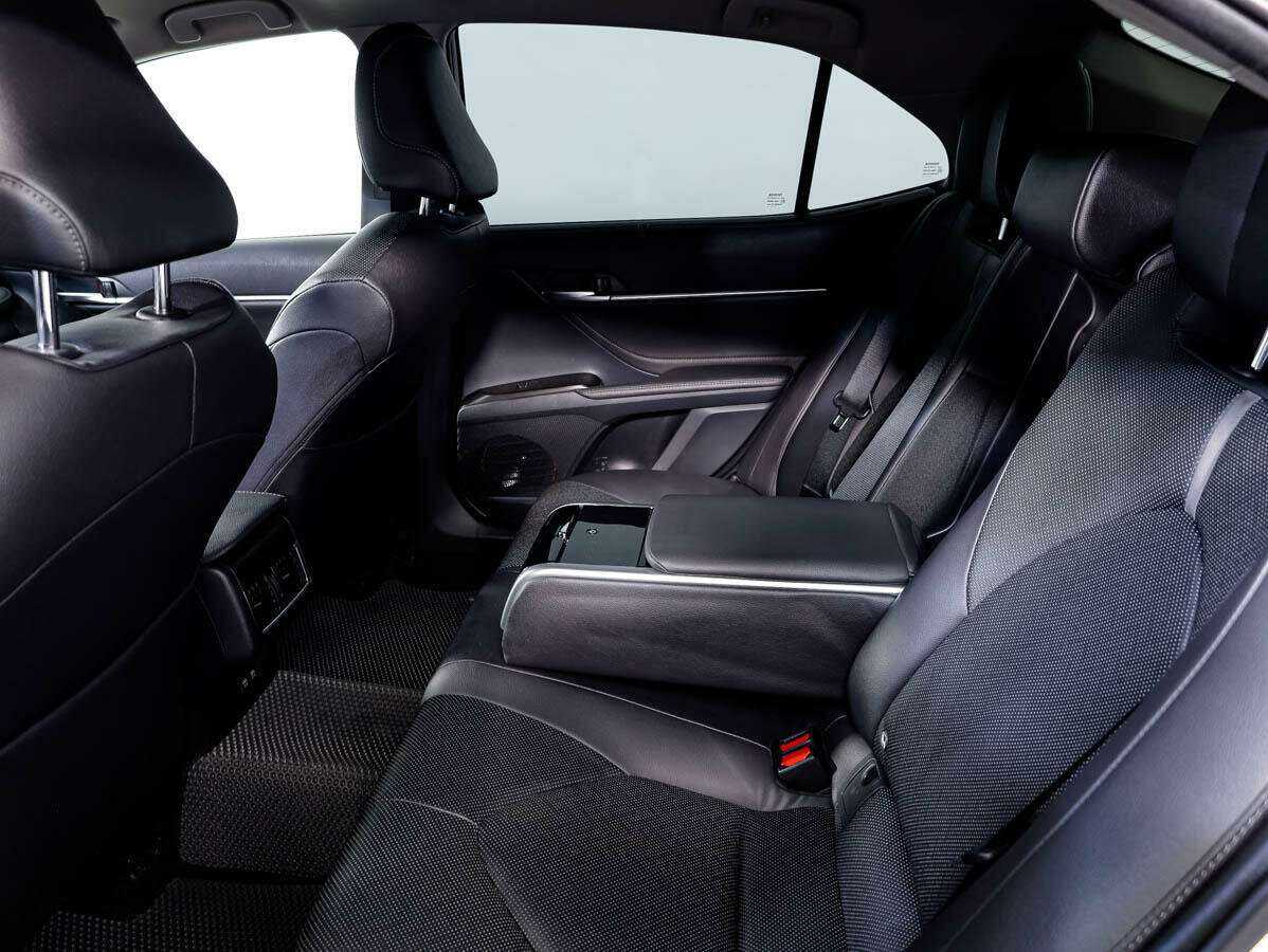 Toyota Camry с пробегом — 2021 год. Фото: #13