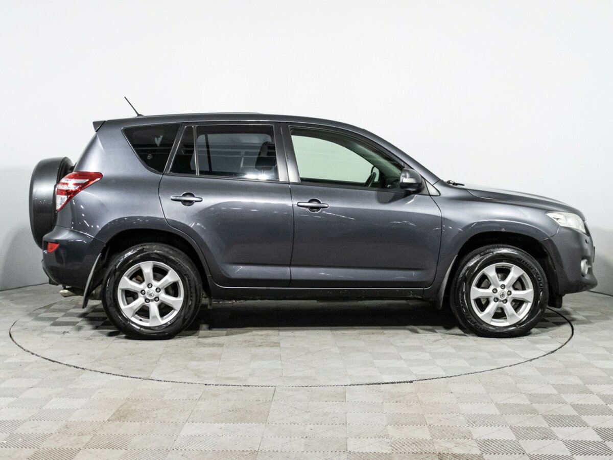 Toyota RAV4 с пробегом — 2010 год. Фото: #3