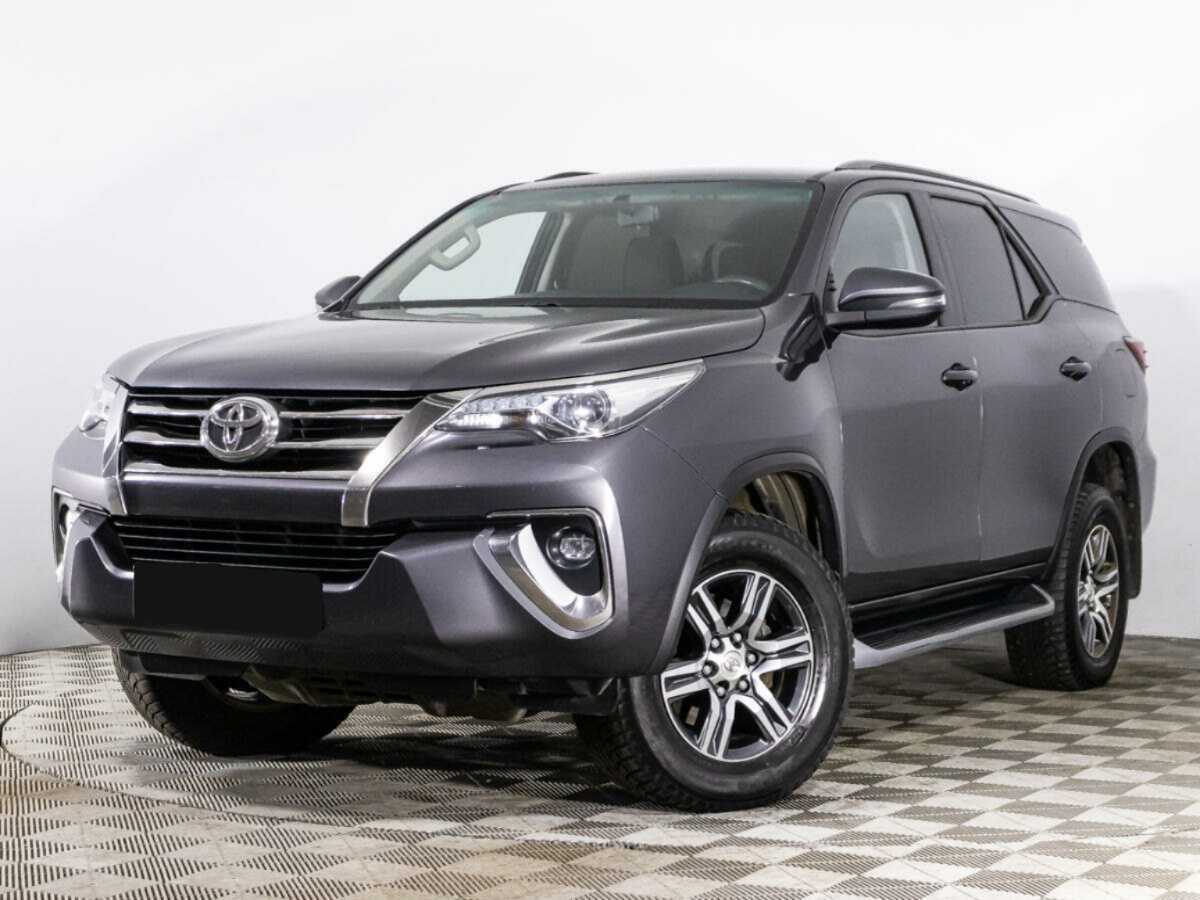 Toyota Fortuner с пробегом — 2018 год. Посмотреть фото