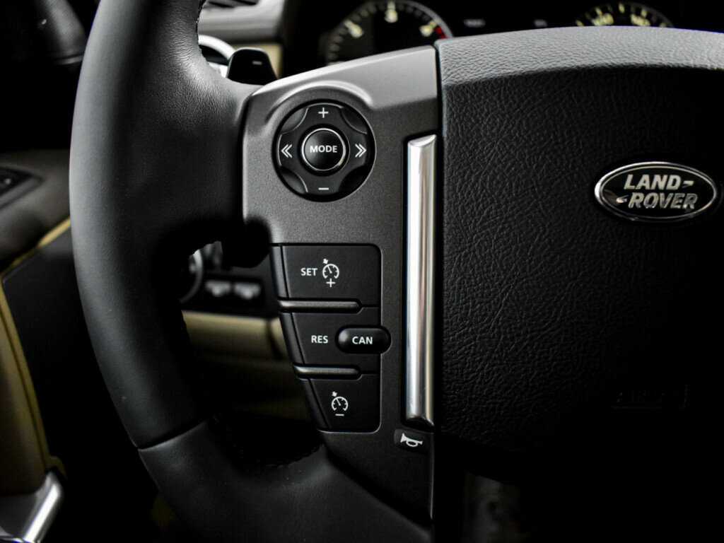 Land Rover Discovery с пробегом — 2014 год. Фото: #15
