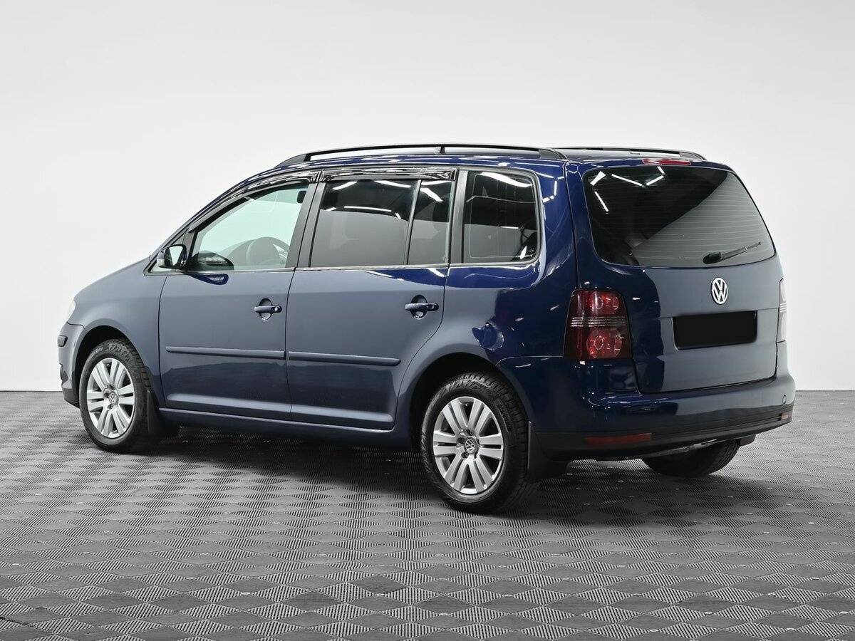 Volkswagen Touran с пробегом — 2007 год. Фото: #2