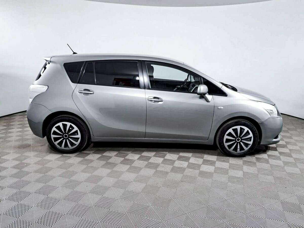 Toyota Verso с пробегом — 2012 год. Фото: #3