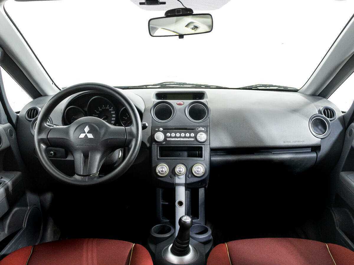 Mitsubishi Colt с пробегом — 2008 год. Фото: #12