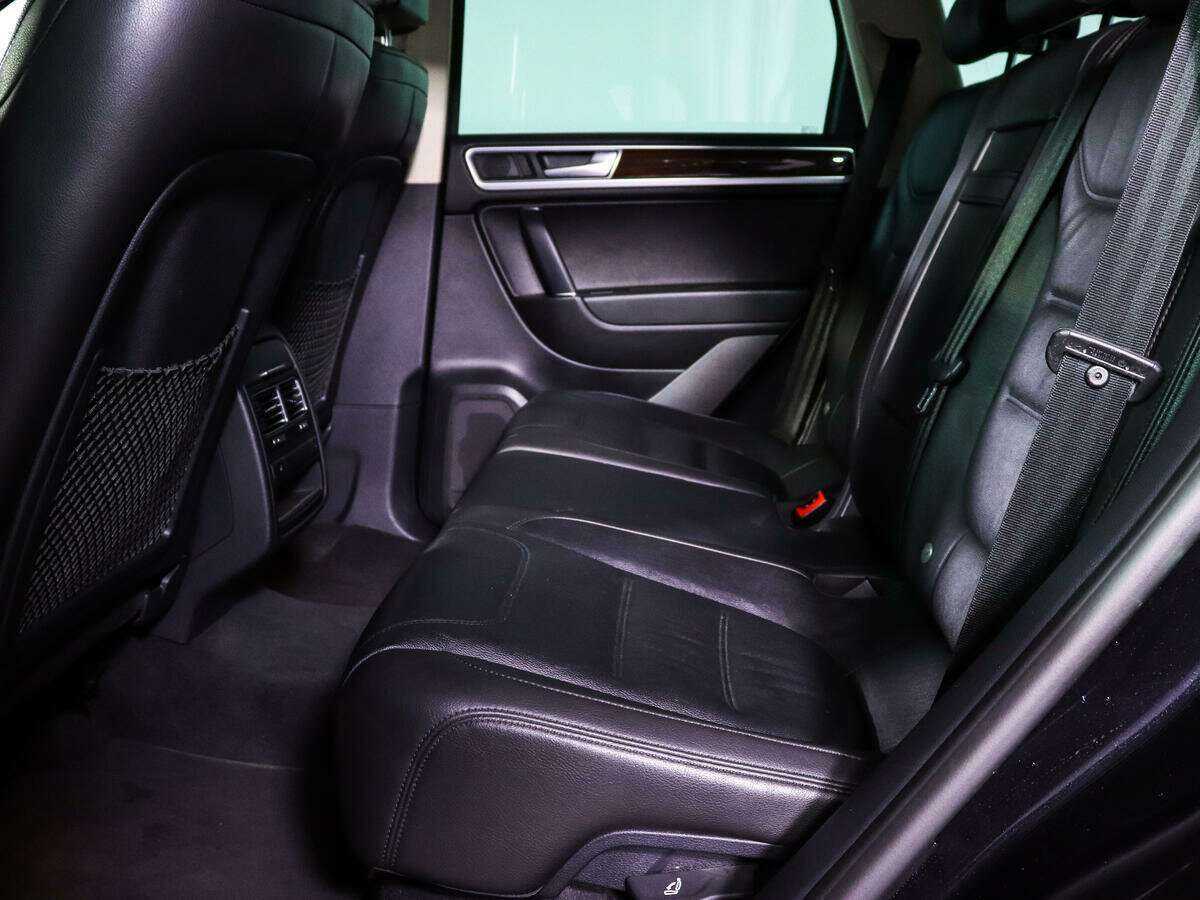 Volkswagen Touareg с пробегом — 2016 год. Фото: #9