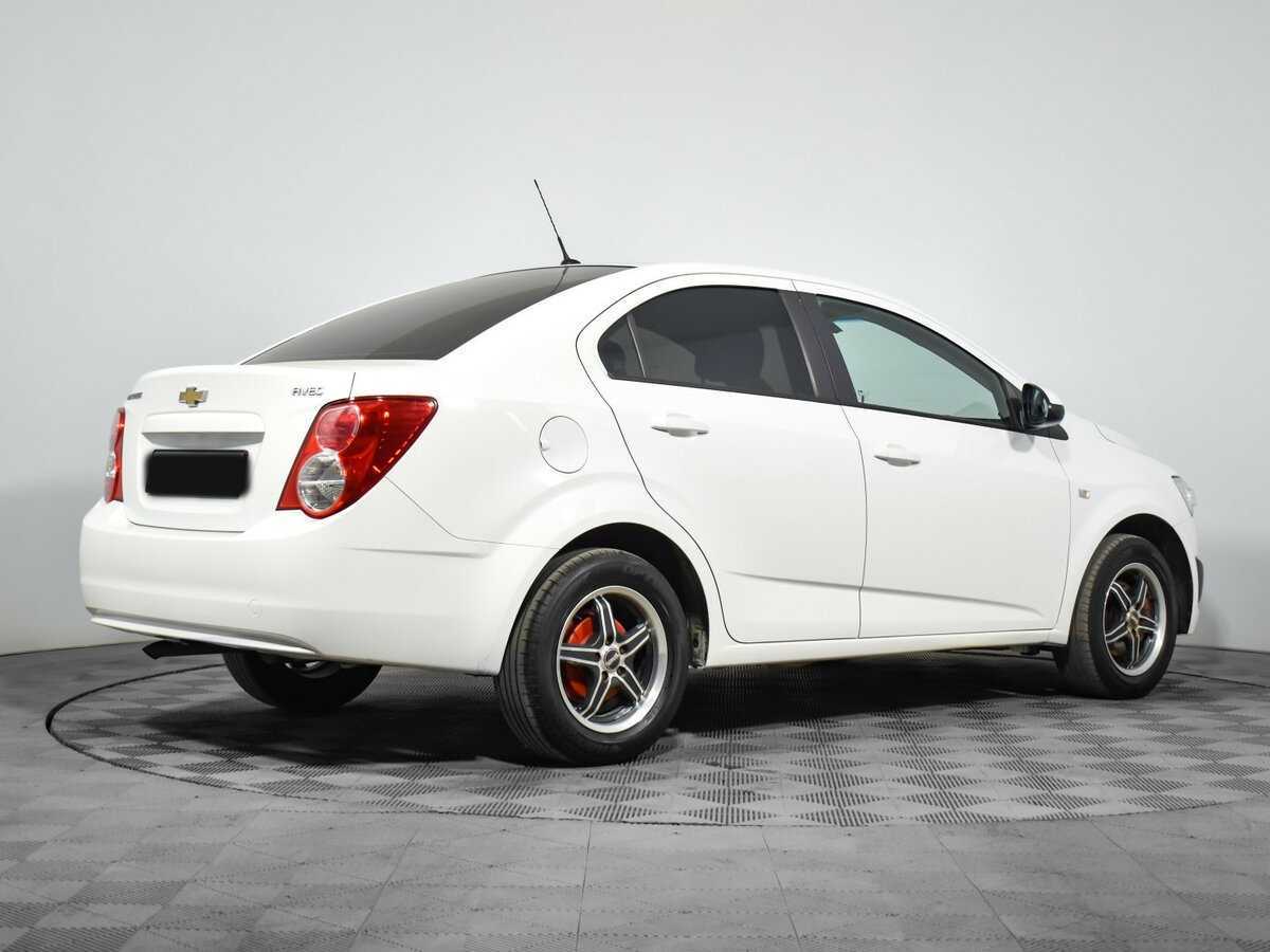 Chevrolet Aveo с пробегом — 2014 год. Фото: #4
