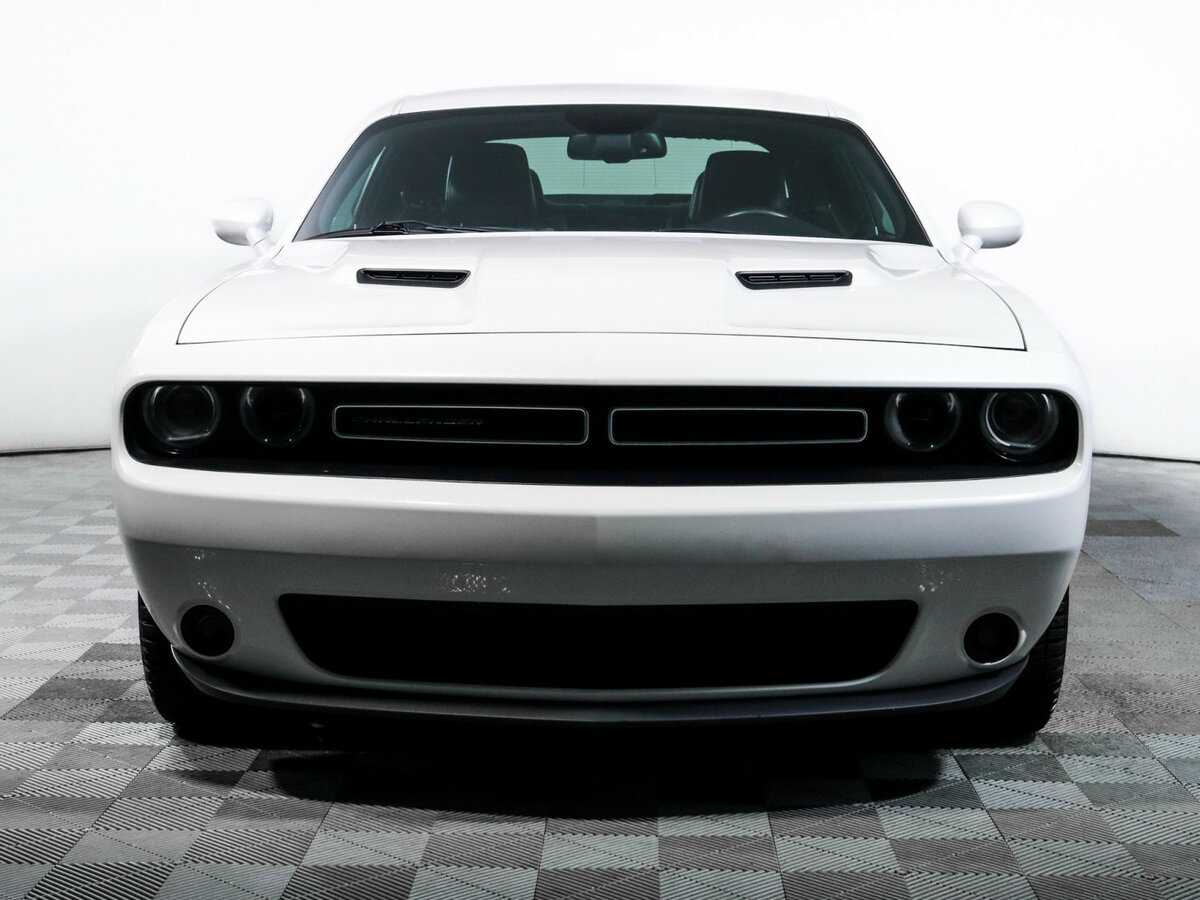 Dodge Challenger с пробегом — 2014 год. Фото: #1