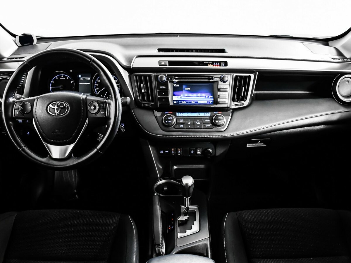 Toyota RAV4 с пробегом — 2016 год. Фото: #8