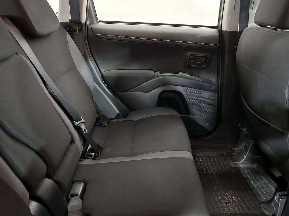 Mitsubishi Outlander с пробегом — 2010 год. Фото: #10