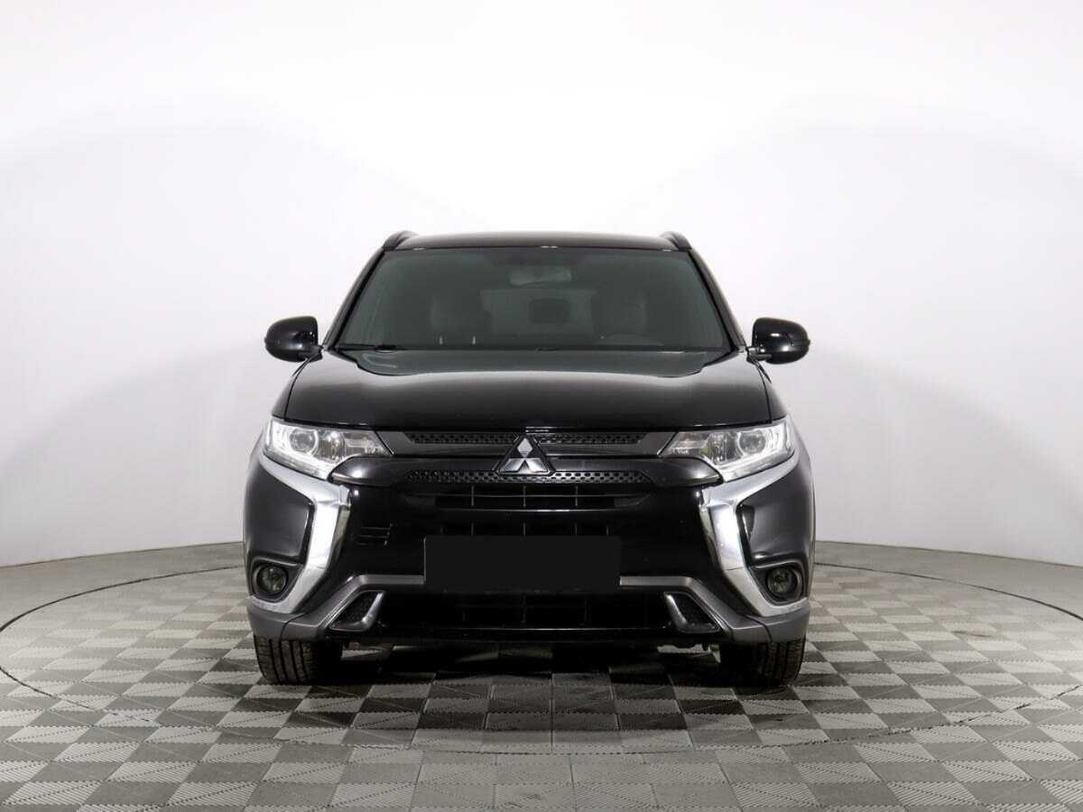 Mitsubishi Outlander с пробегом — 2020 год. Фото: #1