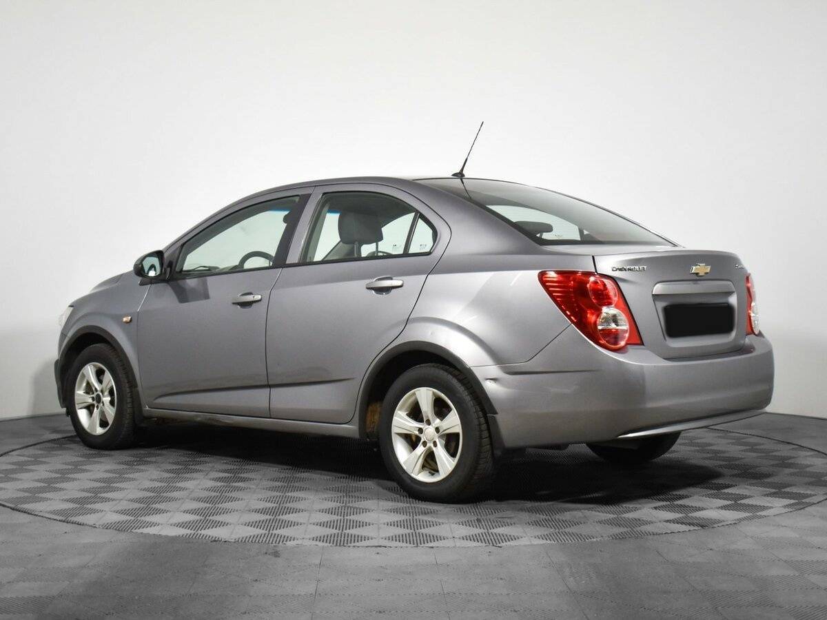 Chevrolet Aveo с пробегом — 2012 год. Фото: #6